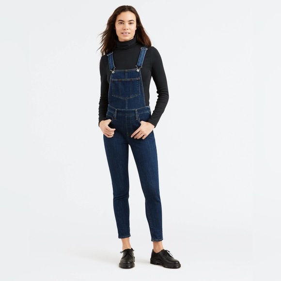 Levi’s Women’s Skinny Overalls in Dark Wash Size 27 - Picture 1 of 12